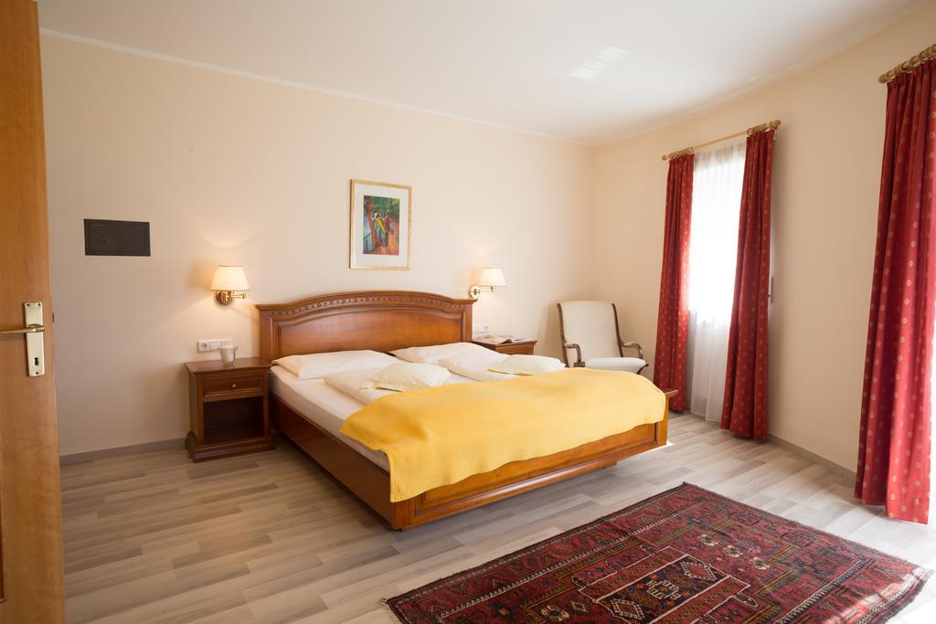 Residence Volkmar Postal / Burgstall Kültér fotó