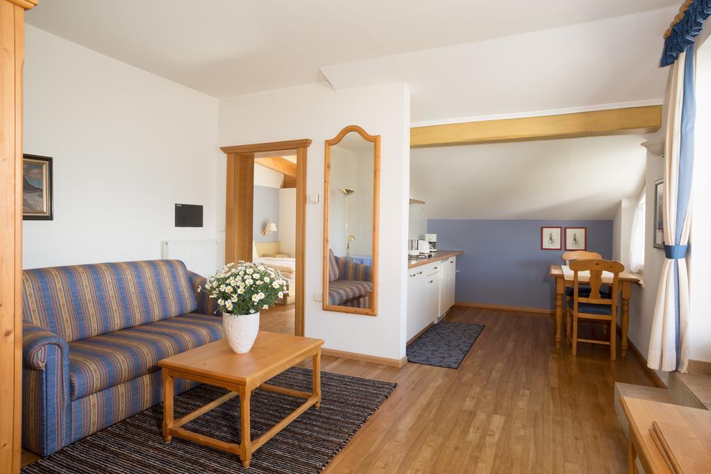 Residence Volkmar Postal / Burgstall Kültér fotó